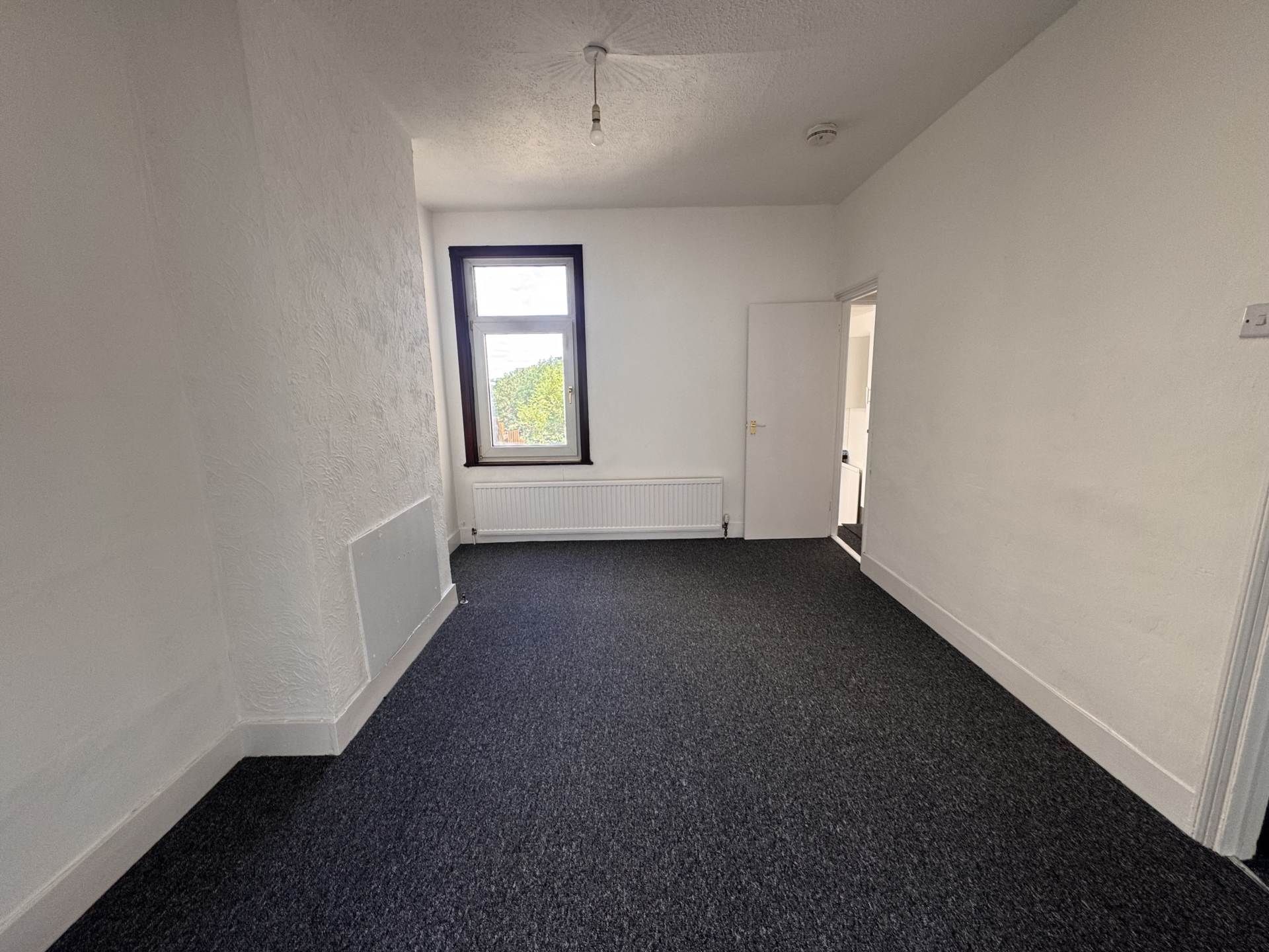 Burnt Oak Terrace, Gillingham, Image 3