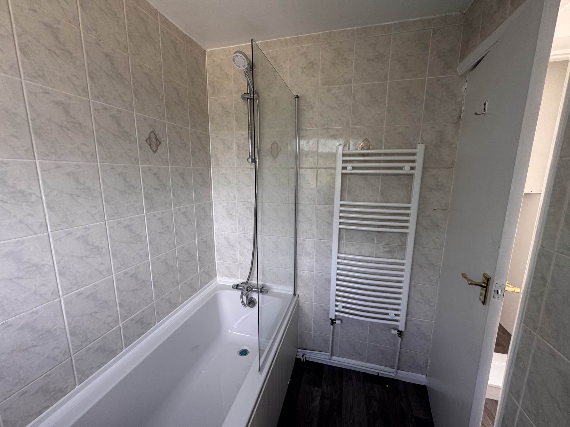 Burnt Oak Terrace, Gillingham, Image 7