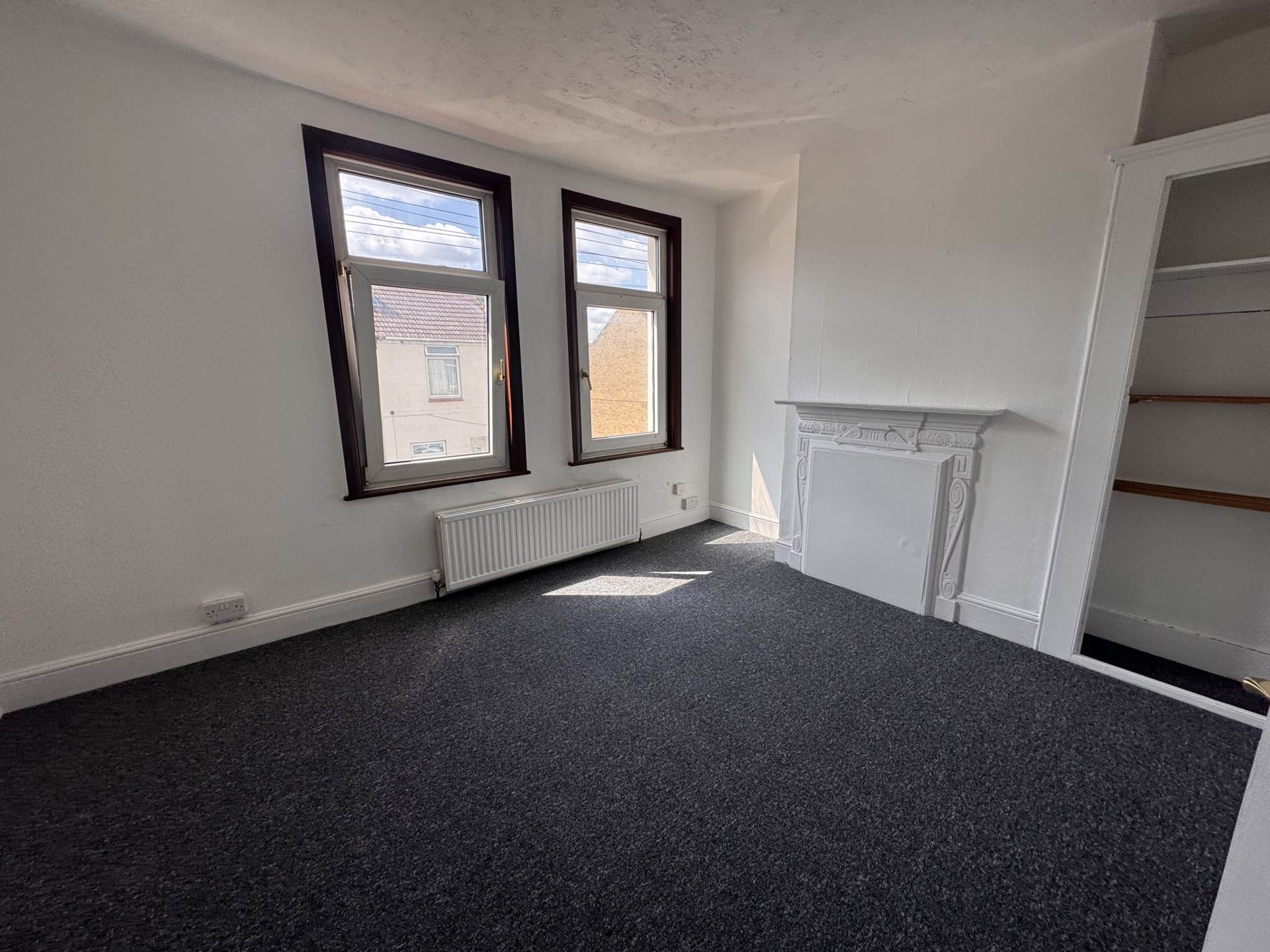 Burnt Oak Terrace, Gillingham, Image 9
