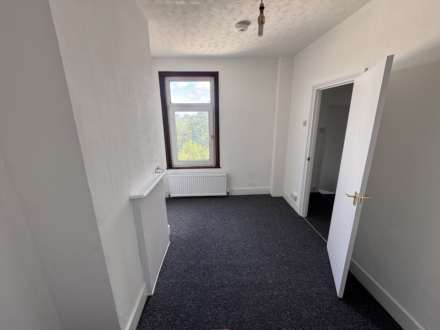 Burnt Oak Terrace, Gillingham, Image 10
