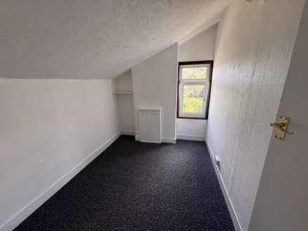 Burnt Oak Terrace, Gillingham, Image 11