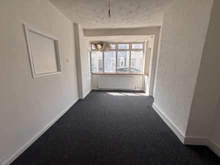 Burnt Oak Terrace, Gillingham, Image 2