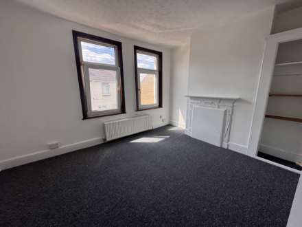 Burnt Oak Terrace, Gillingham, Image 9