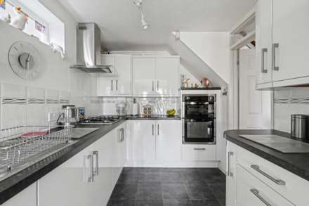 Stanford Way, Cuxton, Rochester, Image 3