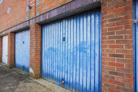 Sunderland Close, Rochester, Image 12