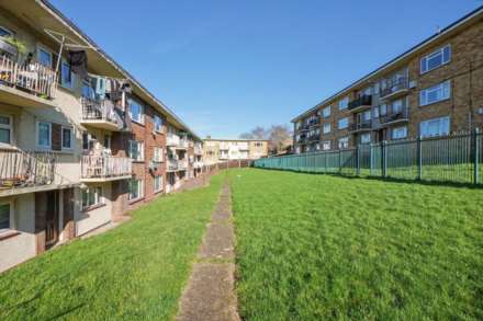 Sunderland Close, Rochester, Image 14