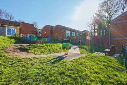 Sunderland Close, Rochester, Image 15