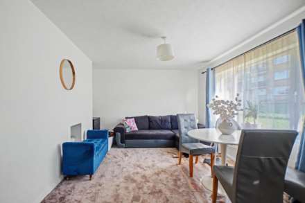 Sunderland Close, Rochester, Image 4