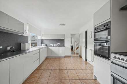 Scottswood Avenue, Chatham, Image 2
