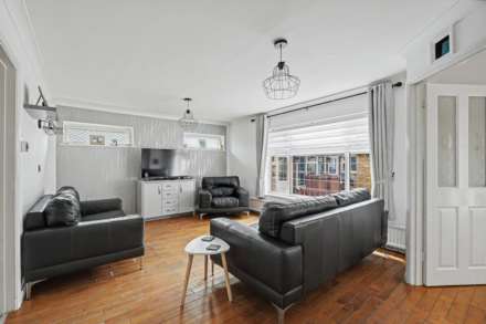 Scottswood Avenue, Chatham, Image 3