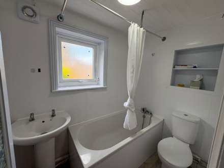 Magpie Hall Road, Chatham, Image 11