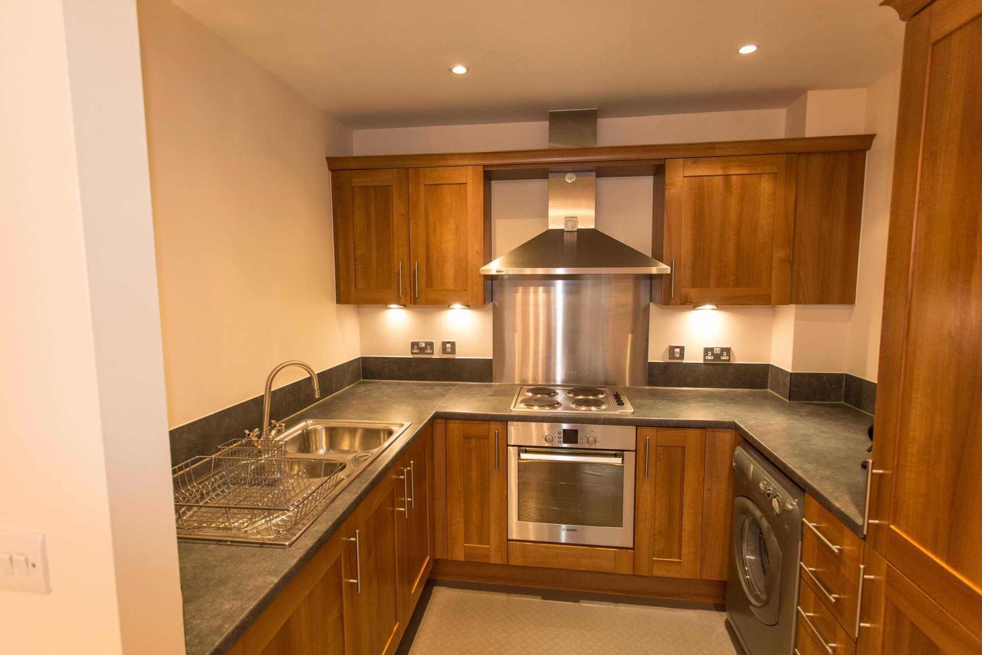 Portland Place, Greenhithe, Image 2