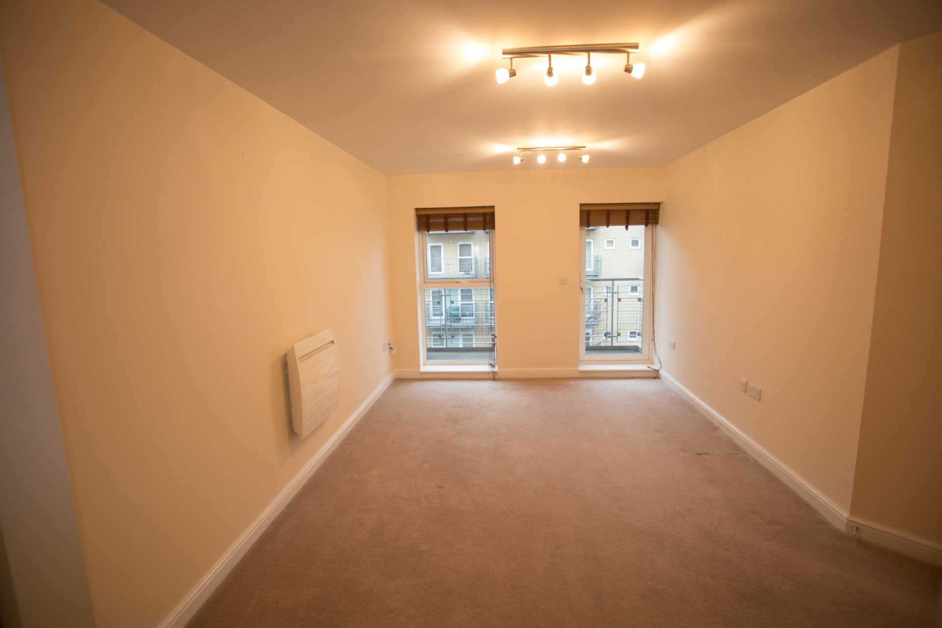 Portland Place, Greenhithe, Image 3