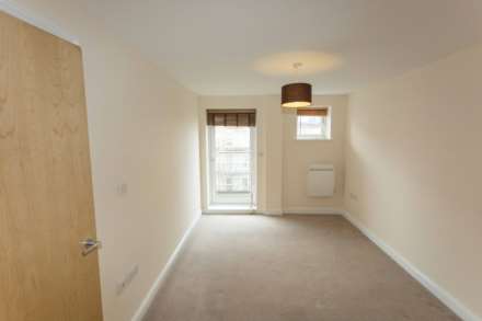 Portland Place, Greenhithe, Image 4