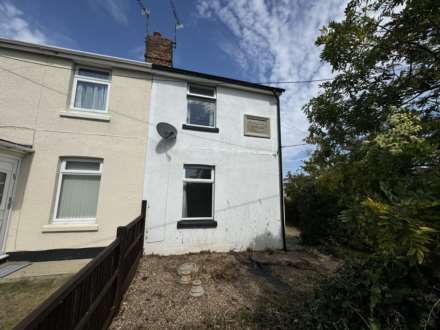2 Bedroom End Terrace, Bells Lane, Hoo