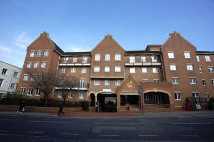 1 Bedroom Flat, Pembroke Court, Chatham