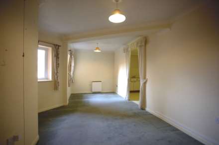 Pembroke Court, Chatham, Image 3