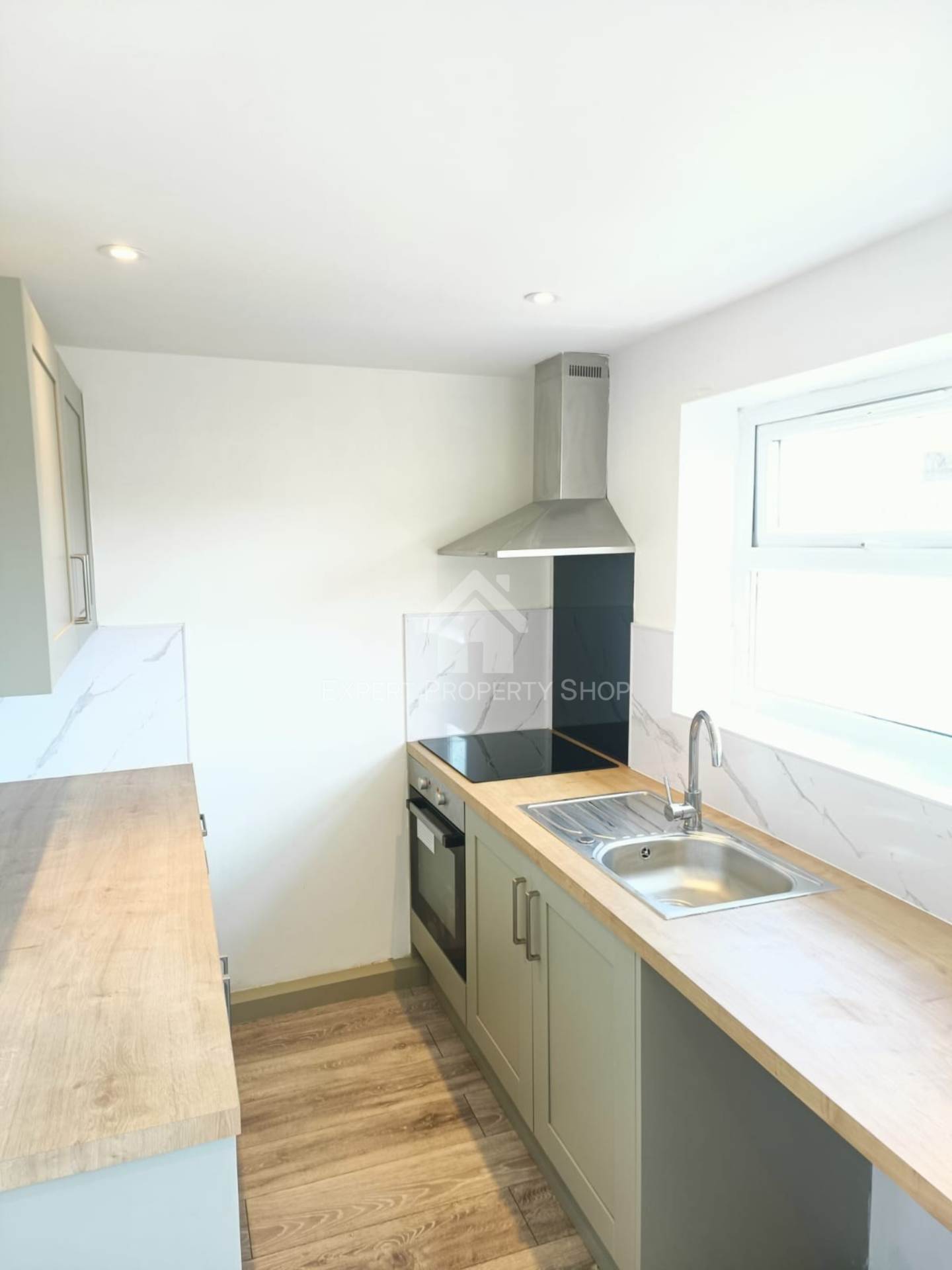 **AVAILABLE NOW** Kilton Road.Worksop, Notts, Image 2