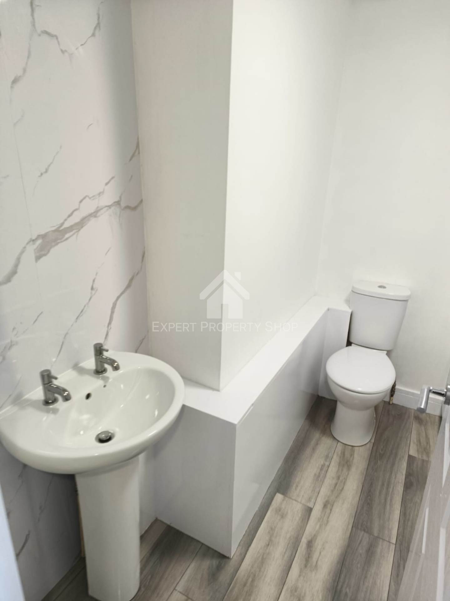 **AVAILABLE NOW** Kilton Road.Worksop, Notts, Image 6
