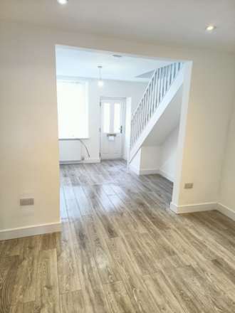 **AVAILABLE NOW** Kilton Road.Worksop, Notts, Image 3
