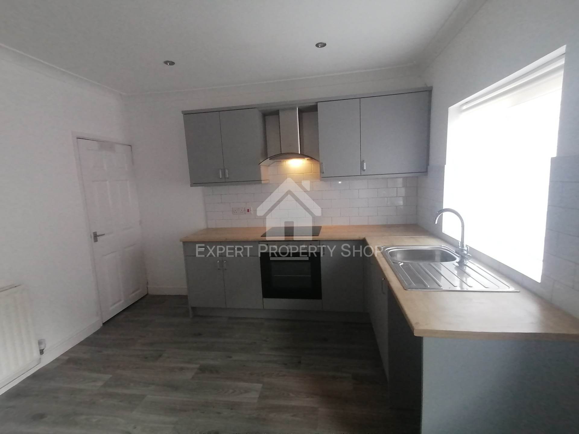 **AVAILABLE NOW** Portland Street. Worksop, Notts, Image 1