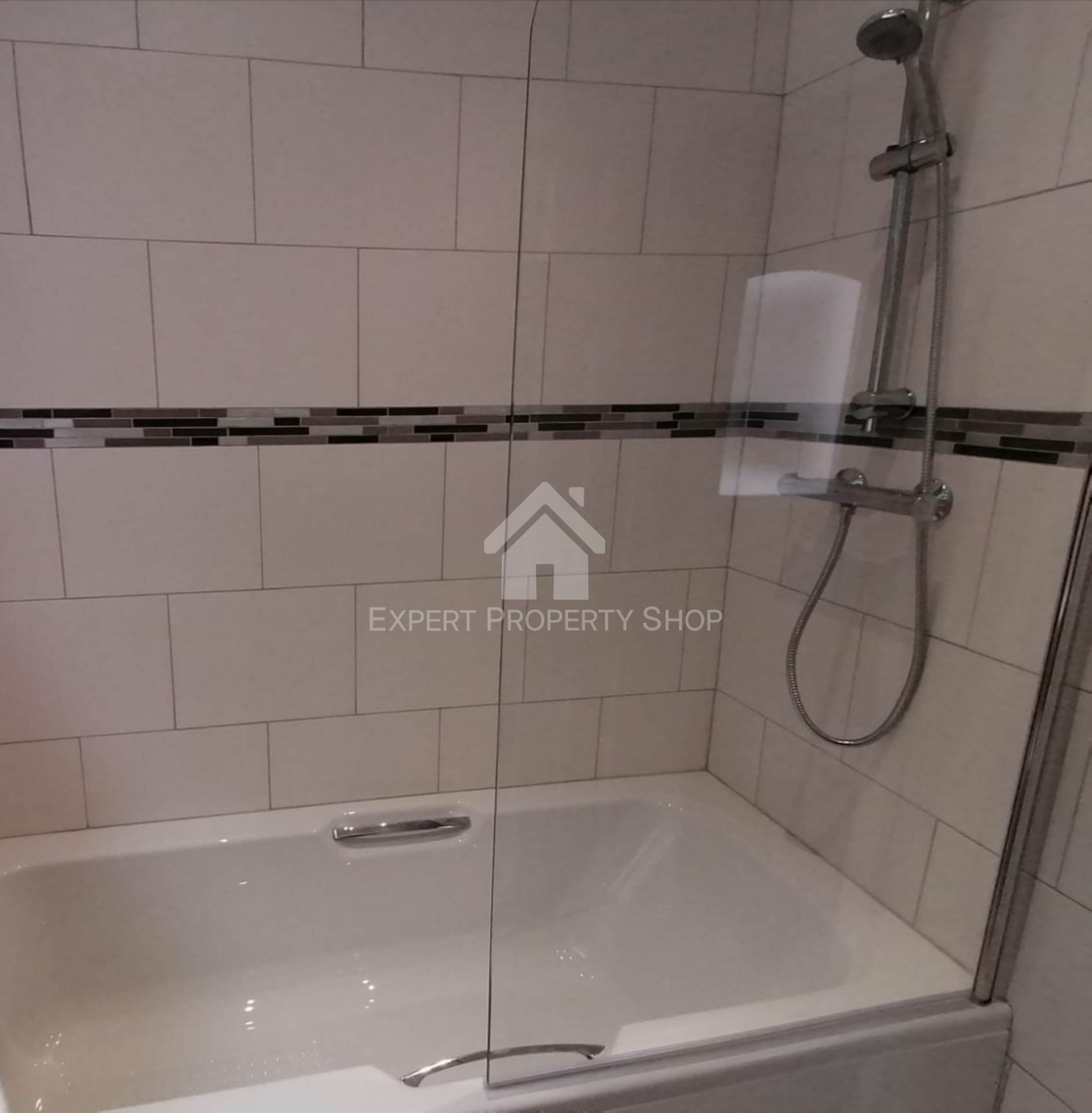 **AVAILABLE NOW** Portland Street. Worksop, Notts, Image 11