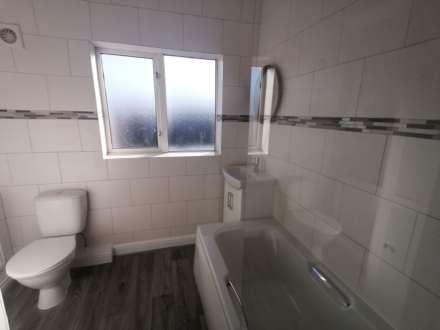 **AVAILABLE NOW** Portland Street. Worksop, Notts, Image 10