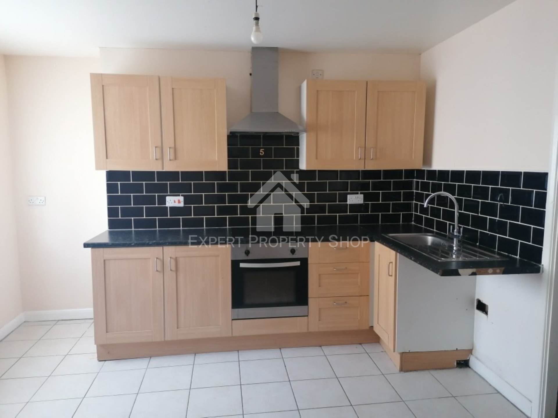 Flat 5. White Swan, Worksop, Notts, Image 2