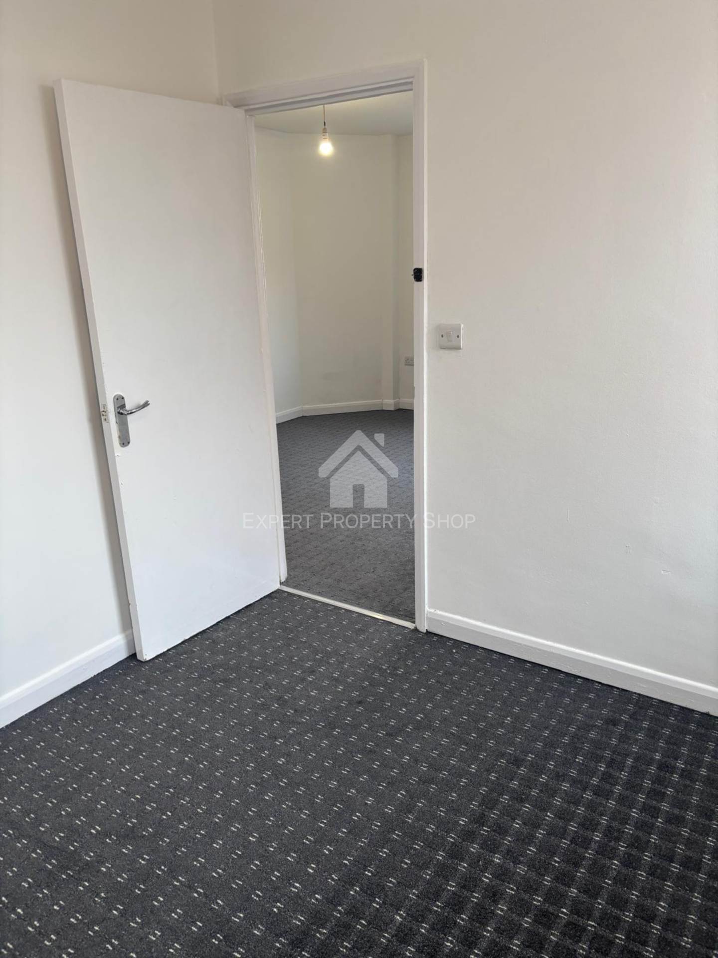 Flat 5. White Swan, Worksop, Notts, Image 3