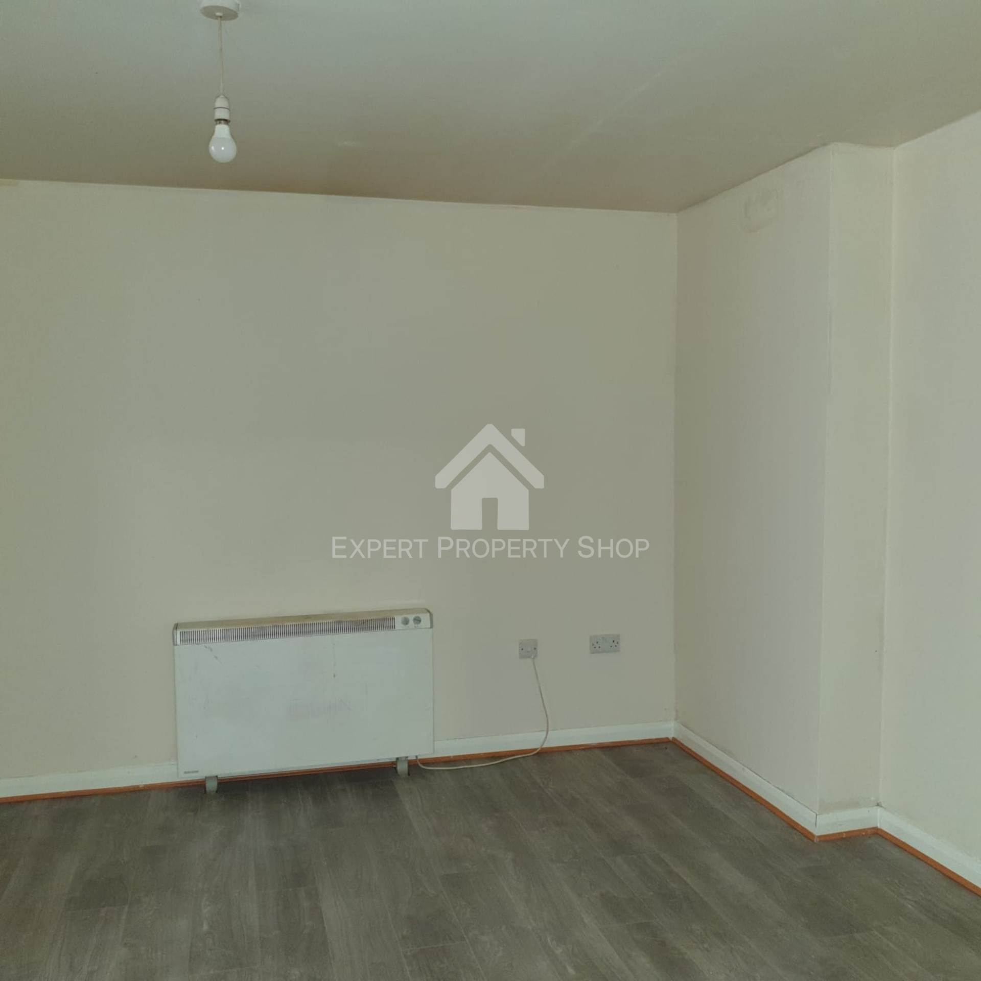 **AVAILABLE NOW** One Bedroom Flat. White Swan.Worksop, Notts, Image 3