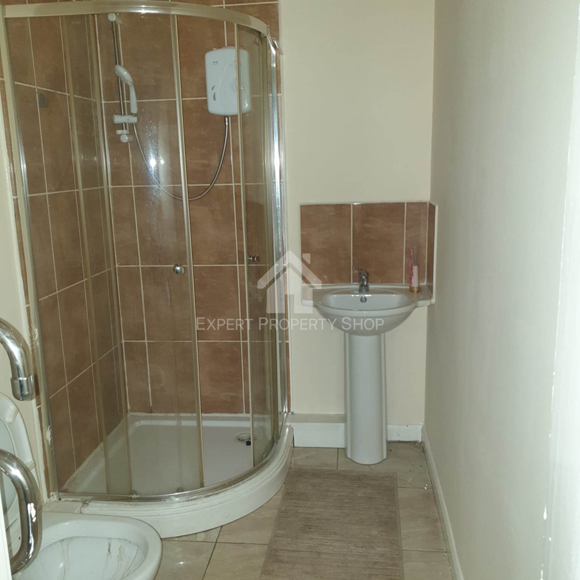 **AVAILABLE NOW** One Bedroom Flat. White Swan.Worksop, Notts, Image 4