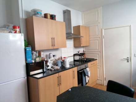 **ROOM AVAIALBLE NOW** Bentley Road, Doncaster, Image 3