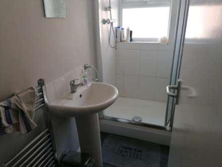 **ROOM AVAIALBLE NOW** Bentley Road, Doncaster, Image 4