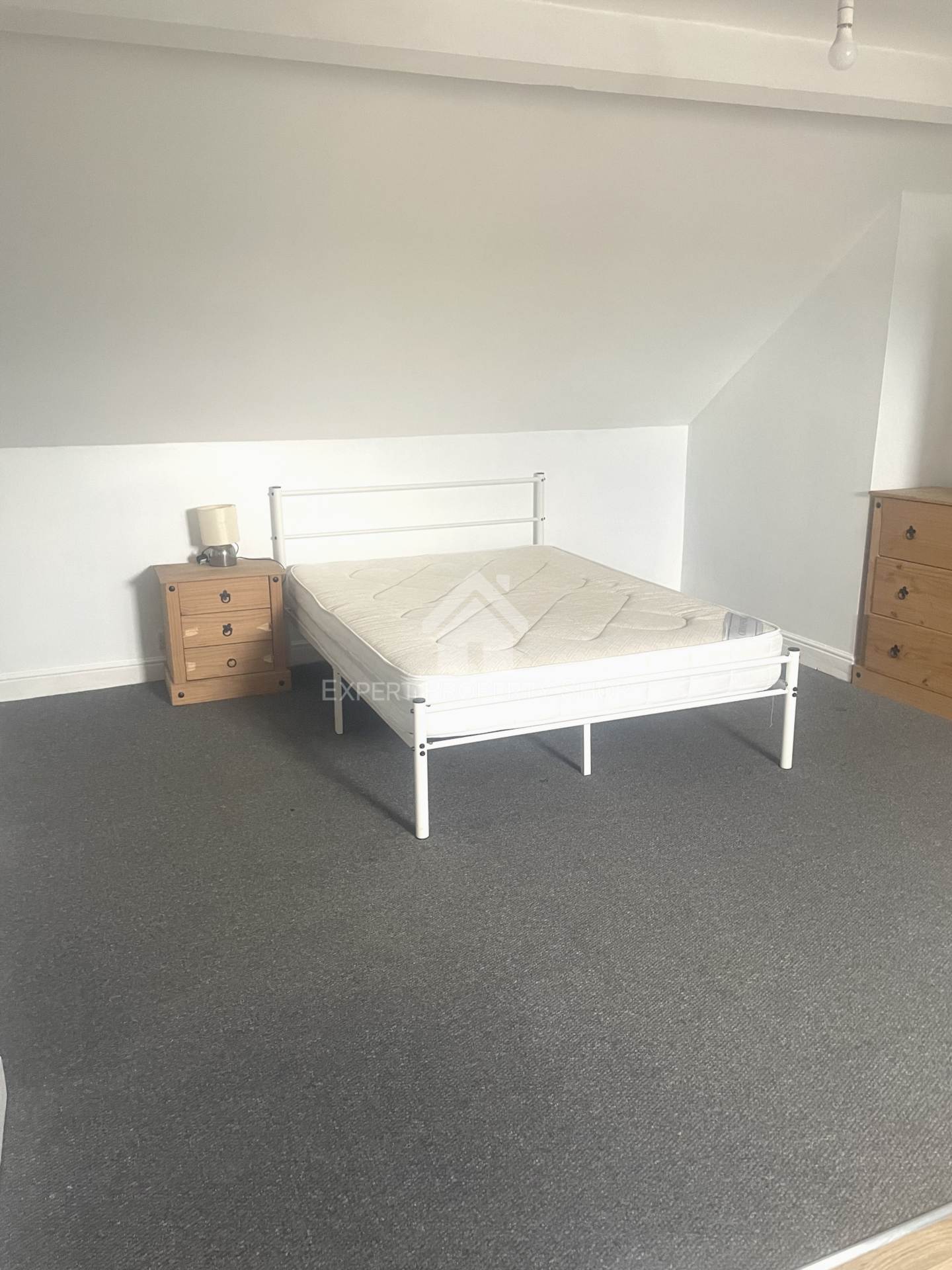 **EN-SUITE ROOM**Room 6,  Bentley  Road, Doncaster, Image 1