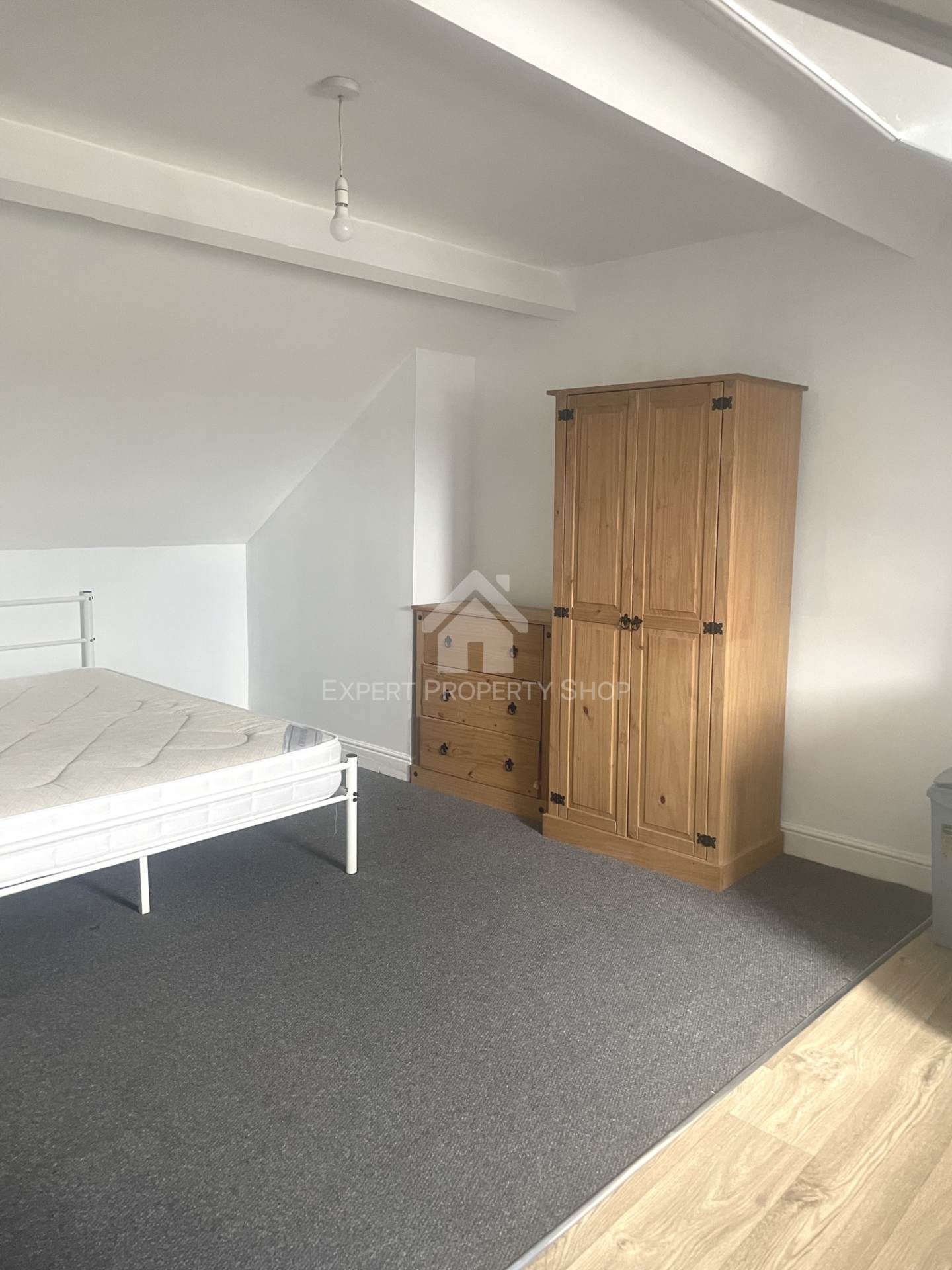 **EN-SUITE ROOM**Room 6,  Bentley  Road, Doncaster, Image 2
