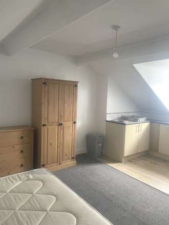 **EN-SUITE ROOM**Room 6,  Bentley  Road, Doncaster, Image 3