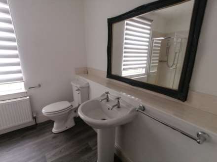 Room 5, 10 Watson Road, Worksop, Nottinghamshire, Image 3