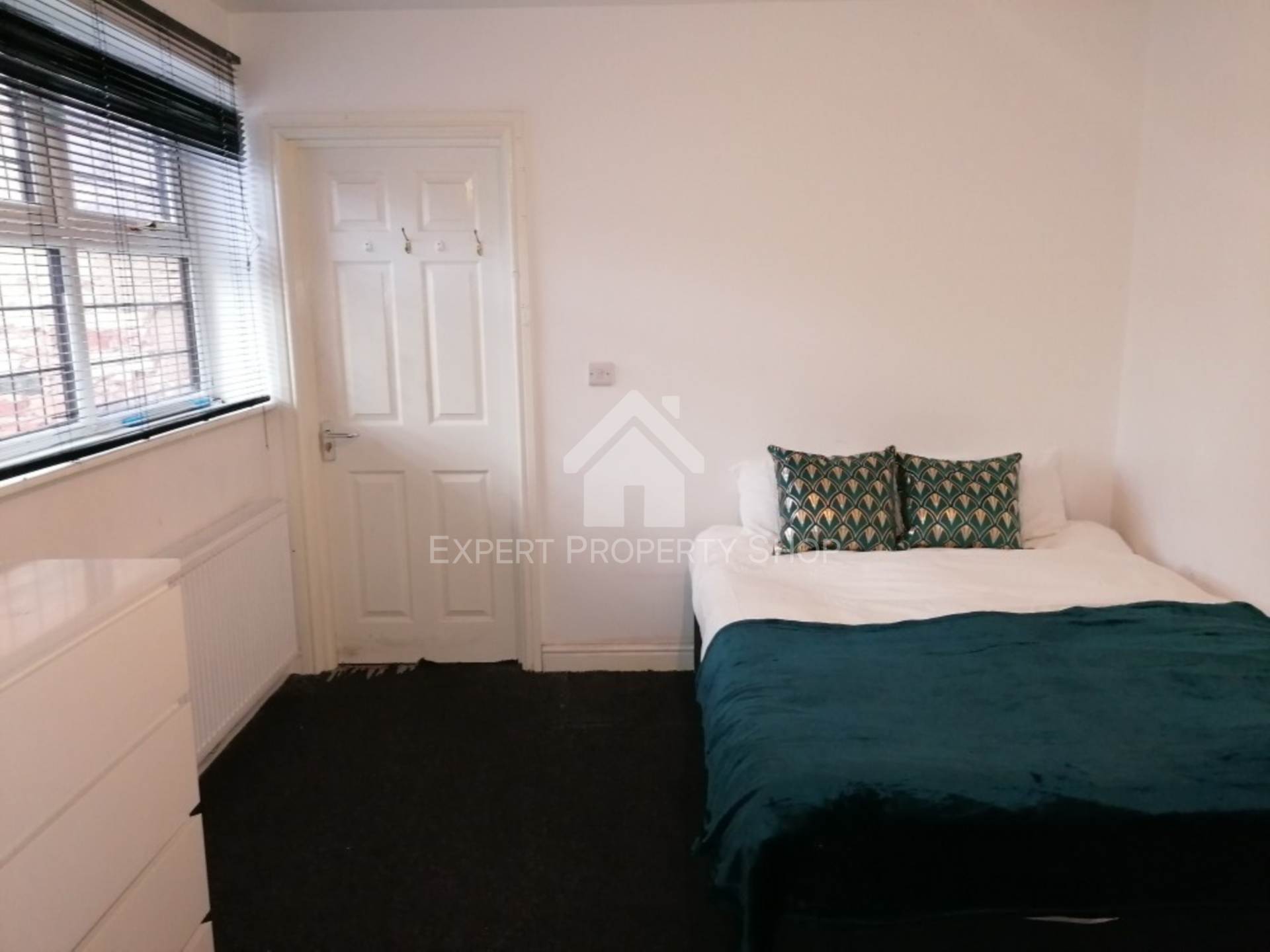 **DOUBLE EN-SUITE ROOM** Carlton Road.Worksop,, Image 1