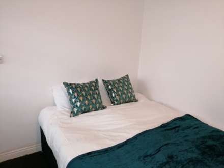 **DOUBLE EN-SUITE ROOM** Carlton Road.Worksop,, Image 2
