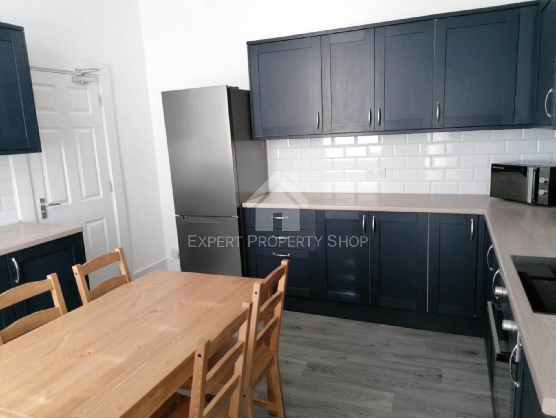 **AVAILABLE NOW***Room 6, 10 Watson Road, Worksop, Image 3