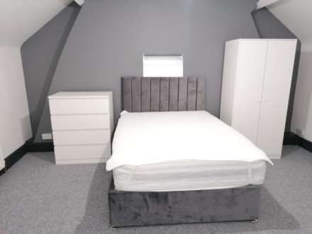 **AVAILABLE NOW***Room 6, 10 Watson Road, Worksop