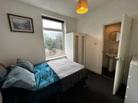 **AVAILABLE OCTOBER**Room 2, 77 Newcastle Avenue Worksop, Image 2