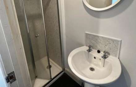 **AVAILABLE OCTOBER**Room 2, 77 Newcastle Avenue Worksop, Image 4