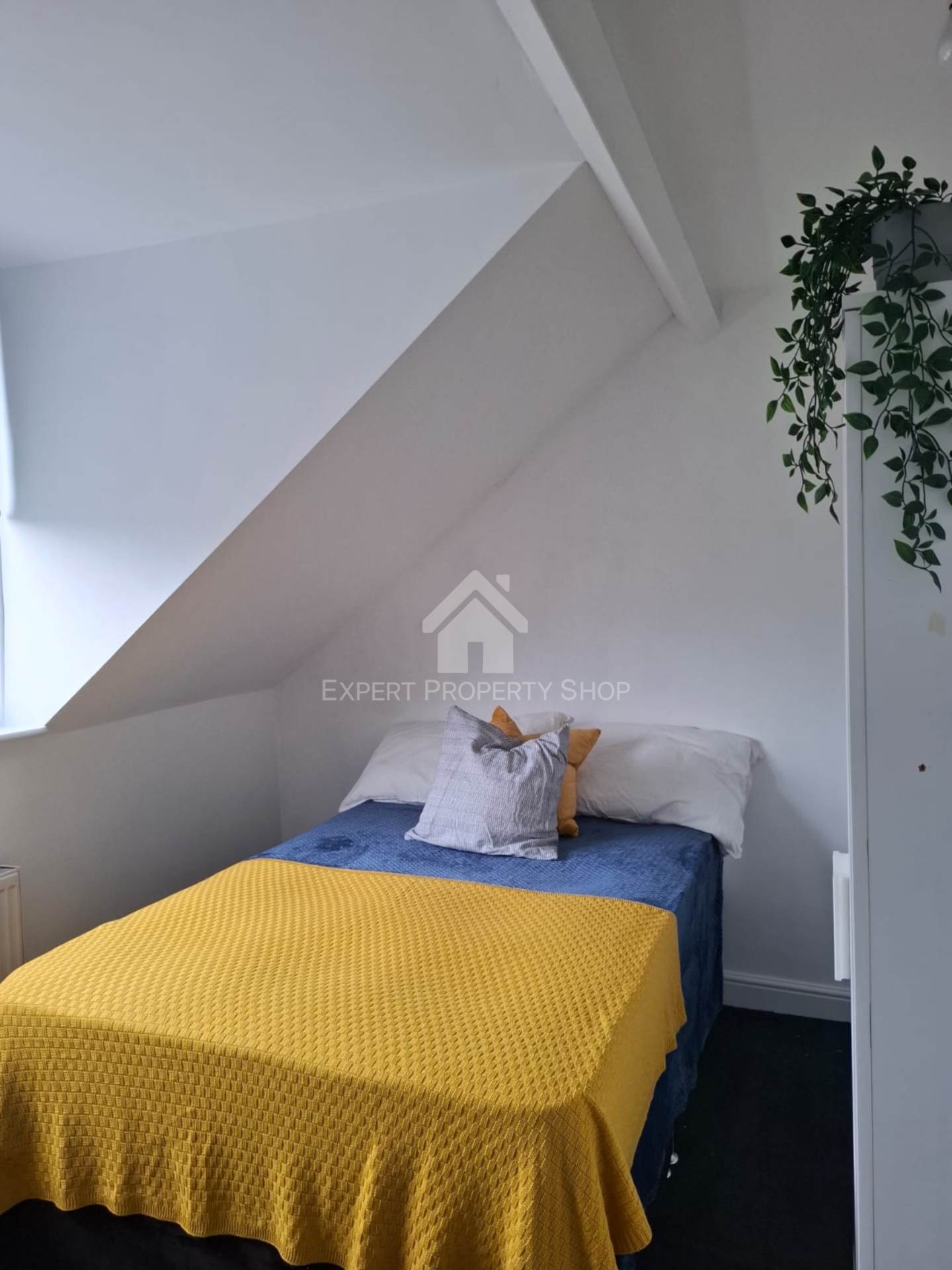 **ROOM AVAILABLE** R4, 77 Newcastle Avenue,Worksop., Image 7