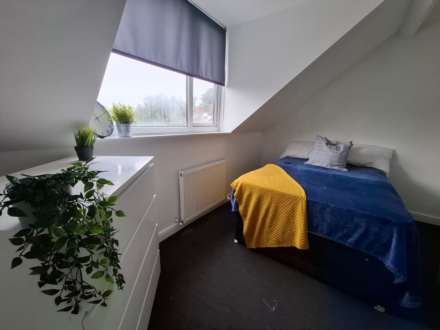 **ROOM AVAILABLE** R4, 77 Newcastle Avenue,Worksop., Image 4