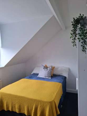 **ROOM AVAILABLE** R4, 77 Newcastle Avenue,Worksop., Image 7