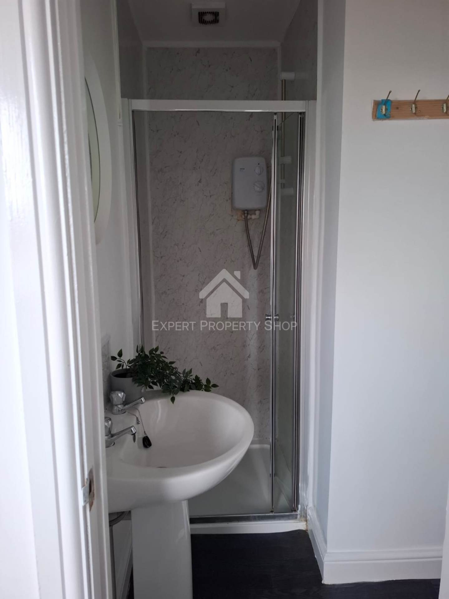 *EN-SUITE ROOM* Newcastle Avenue.Worksop, Nottinghamshire, Image 12
