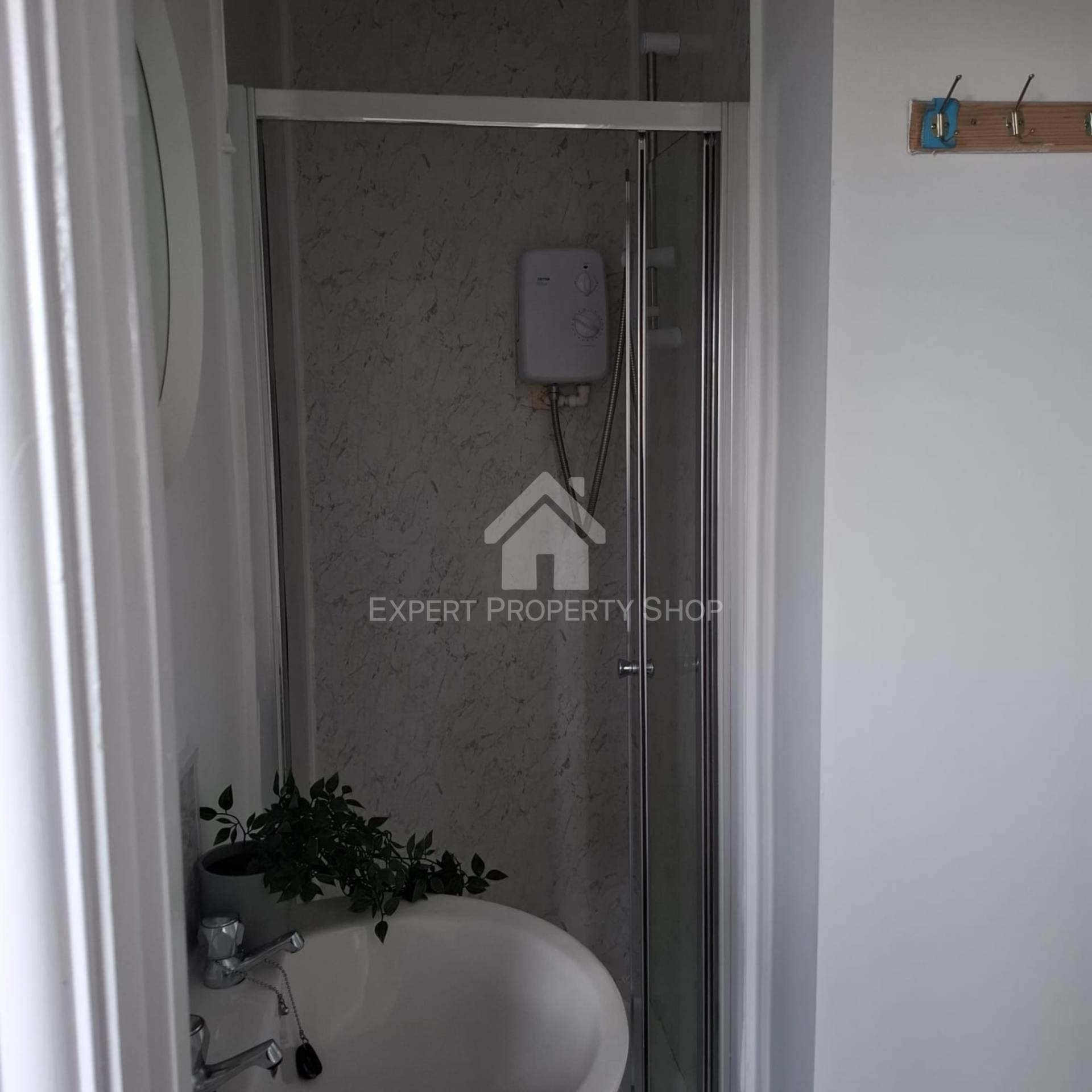 *EN-SUITE ROOM* Newcastle Avenue.Worksop, Nottinghamshire, Image 13