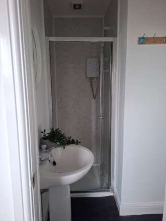 *EN-SUITE ROOM* Newcastle Avenue.Worksop, Nottinghamshire, Image 12