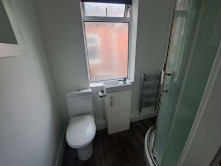 **EnSuite Room** Room 3, 8 Lockwood Road, Doncaster, Image 4